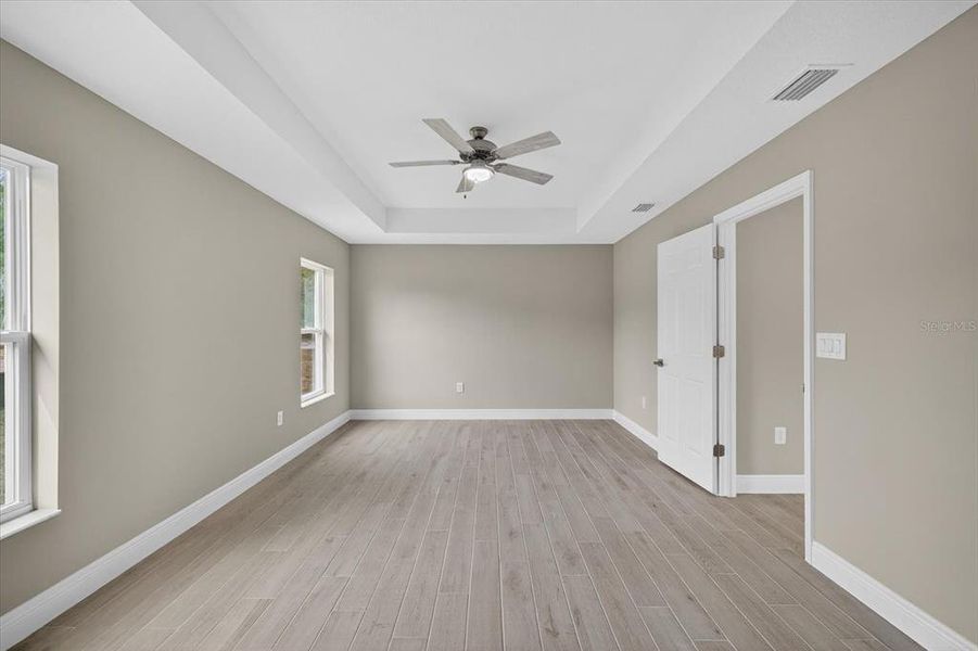 Spacious, unfurnished interior of a new home in , Spring Hill (Image 16).