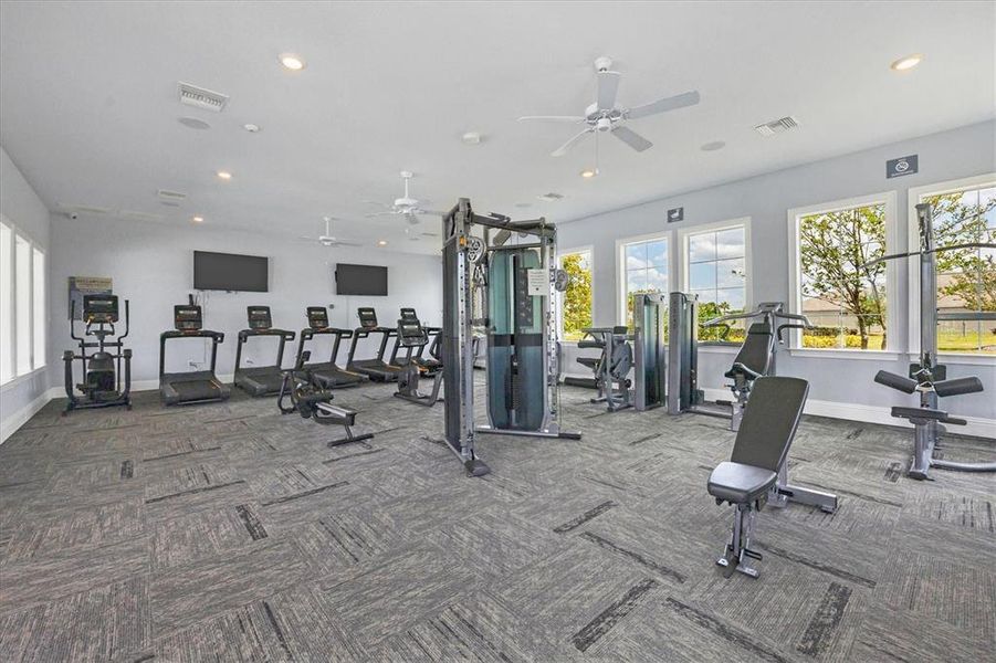 Community amenities in Bella Lago, Parrish (Image 34).