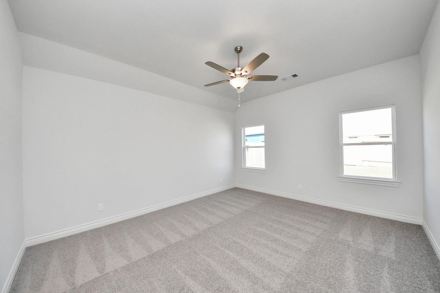 Spacious, unfurnished interior of a new home in Lexington Heights, Willis (Image 21).