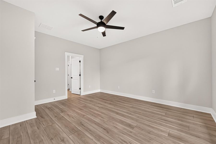 Spacious, unfurnished interior of a new home in Two Step Farm, Montgomery (Image 21). Spacious, unfurnished interior of a new home in Two Step Farm, Montgomery (Image 21).