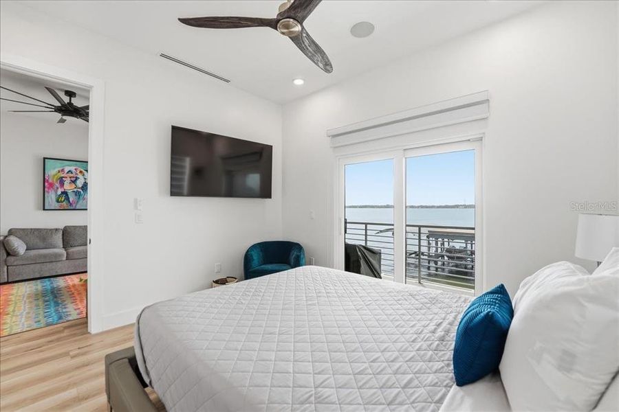 Furnished interior view inside a new home in , Merritt Island (Image 35).