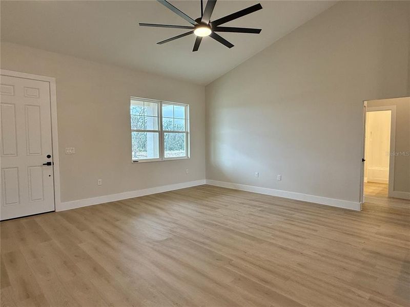 Spacious, unfurnished interior of a new home in , Avon Park (Image 10).