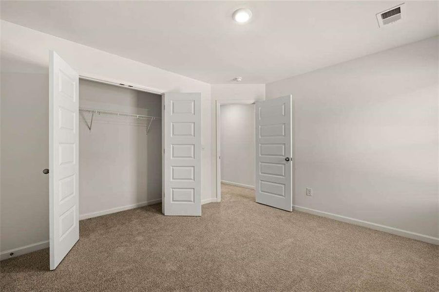 Spacious, unfurnished interior of a new home in Oakchase at Hampton, Hampton (Image 22).