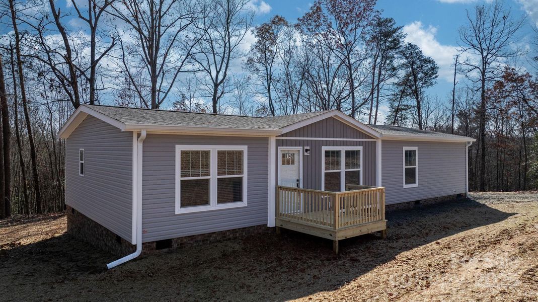 Exterior details and patio area of a home in , Statesville (Image 16).