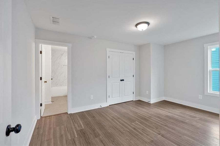 Spacious, unfurnished interior of a new home in Ferguson Corners, Emerson (Image 39).