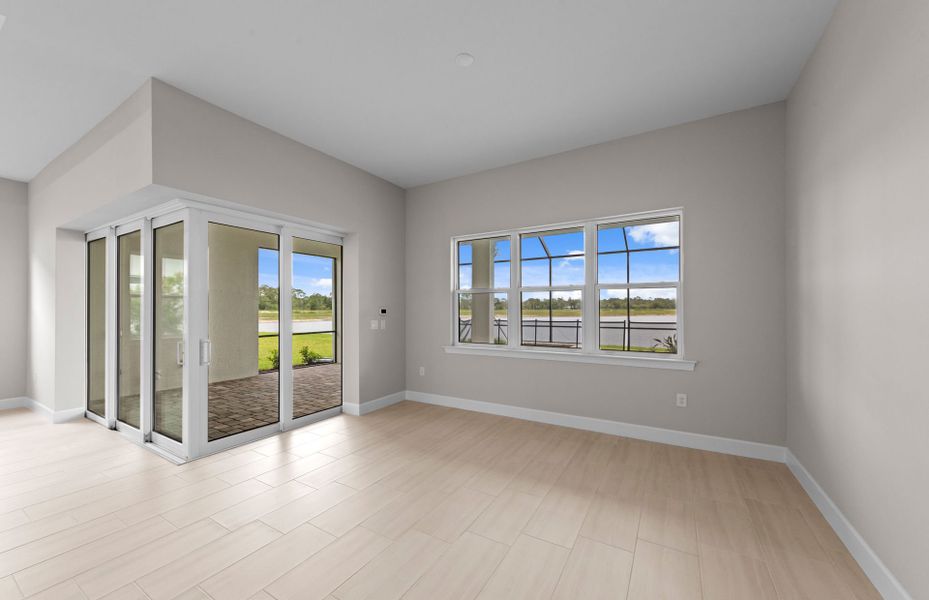 Spacious, unfurnished interior of a new home in Del Webb Oak Creek, North Fort Myers (Image 31).