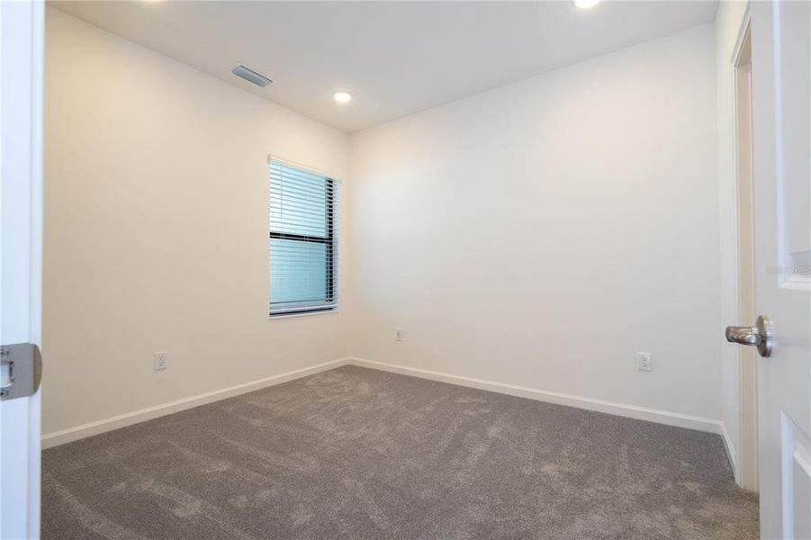 Spacious, unfurnished interior of a new home in Paradiso Grande, Orlando (Image 24).