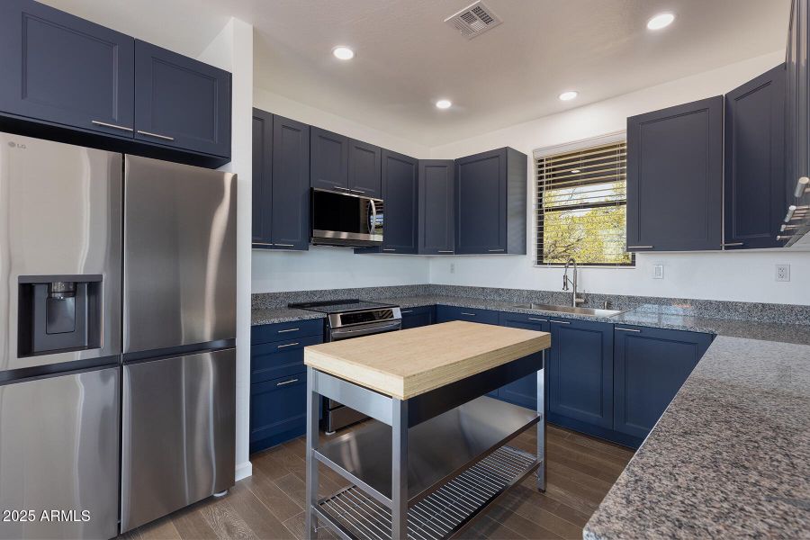 2943 E Lookout Ln (23) 2943 E Lookout Ln (23)