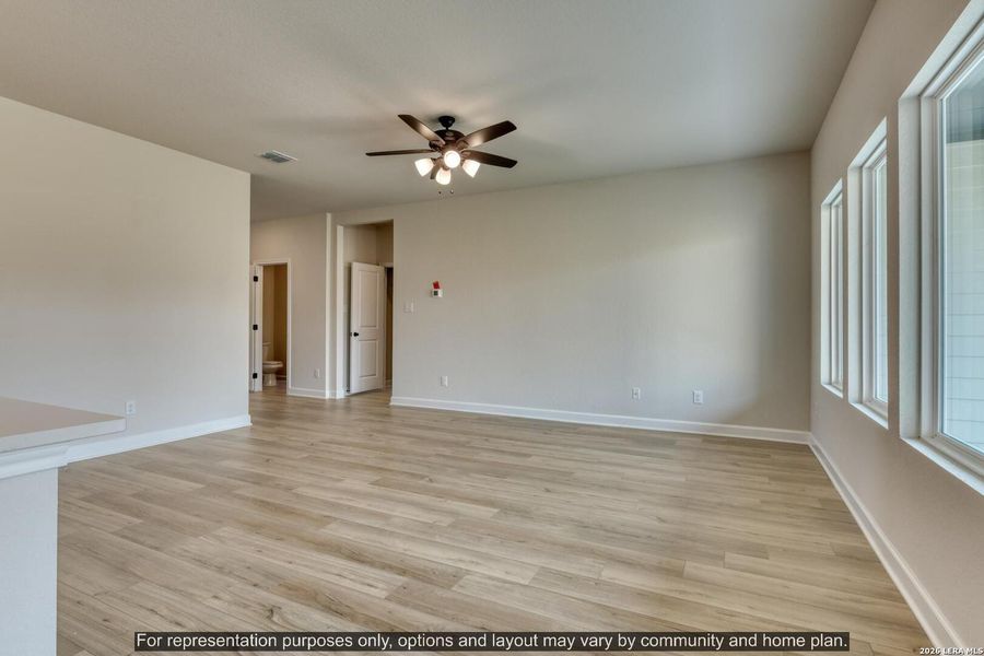 Spacious, unfurnished interior of a new home in Hennersby Hollow, San Antonio (Image 16).