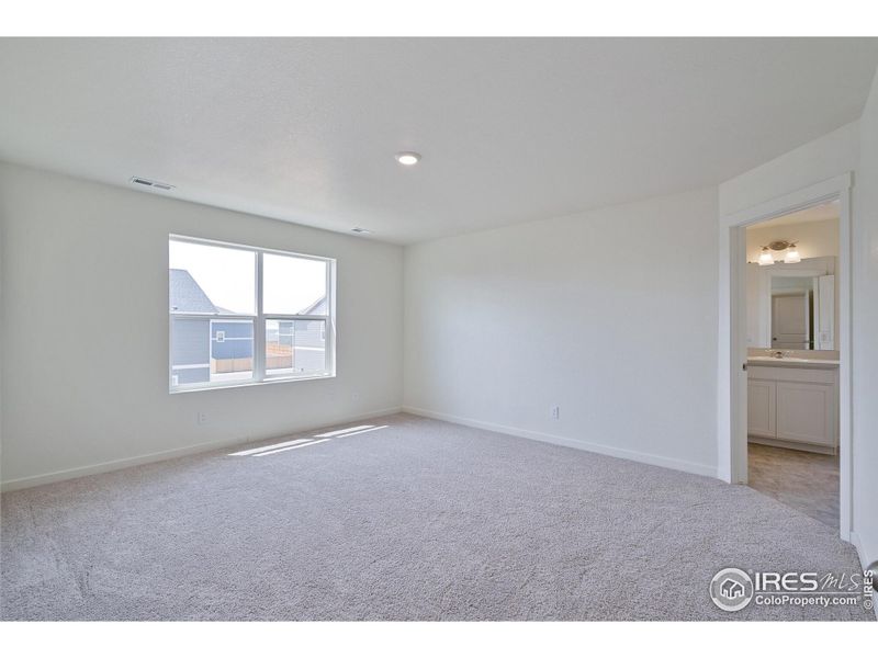 Spacious, unfurnished interior of a new home in Northridge Estates, Greeley (Image 13).