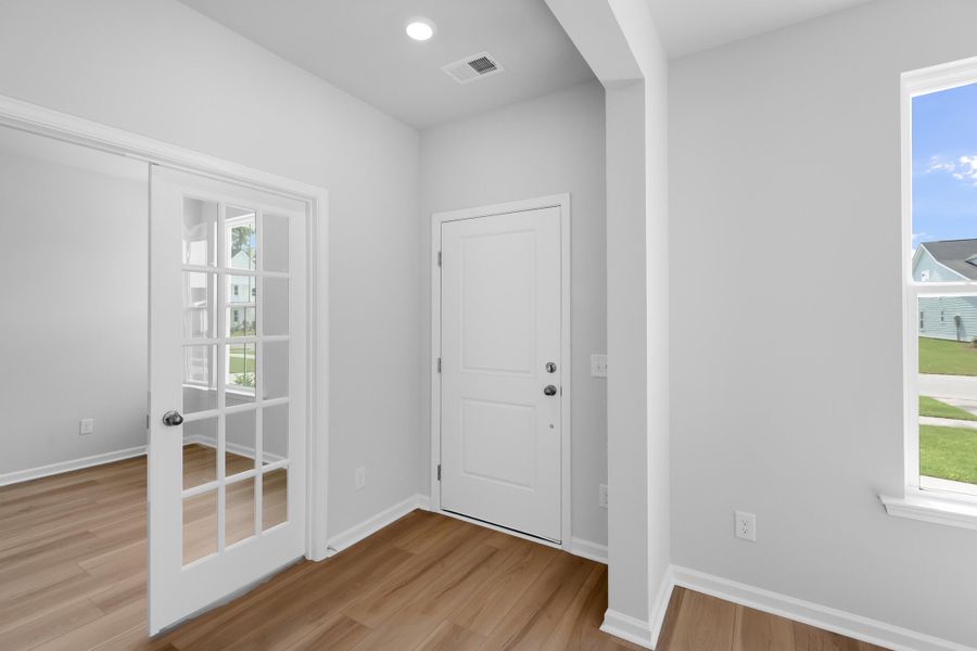 Spacious, unfurnished interior of a new home in , Summerville (Image 15).