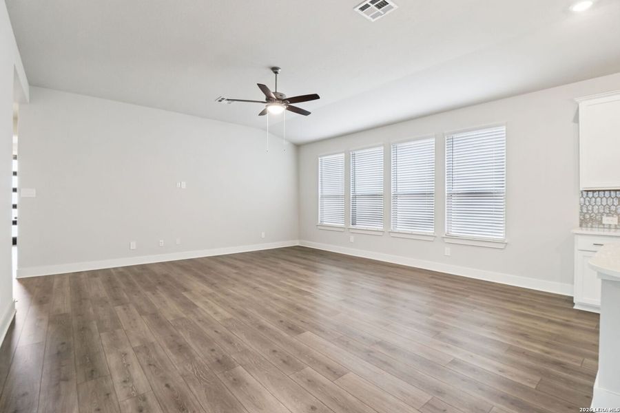 Spacious, unfurnished interior of a new home in Scenic Crest - Premier Series, Boerne (Image 40). Spacious, unfurnished interior of a new home in Scenic Crest - Premier Series, Boerne (Image 40).