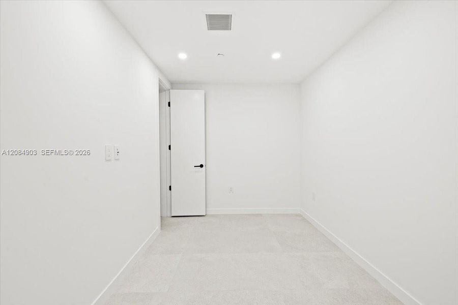Spacious, unfurnished interior of a new home in , Miami (Image 32).