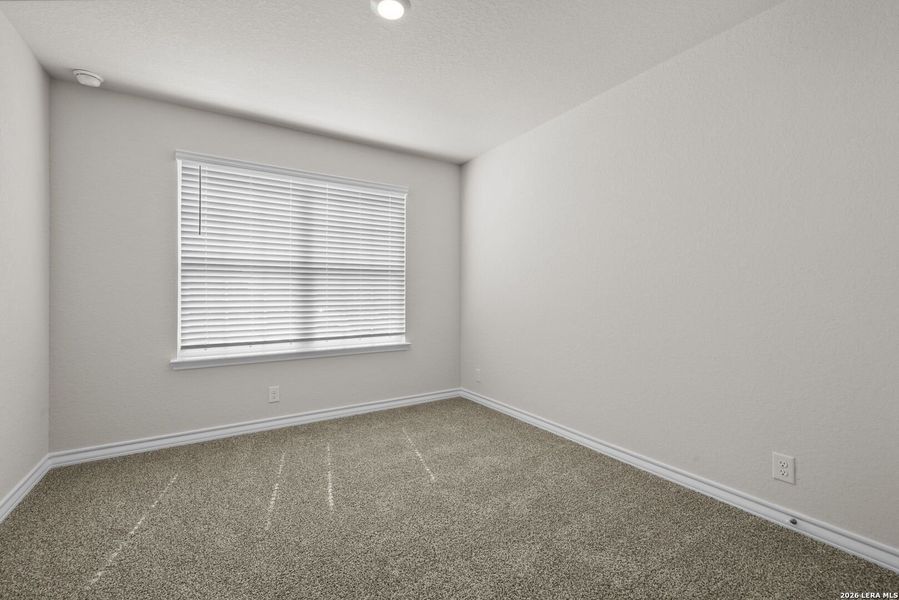 Spacious, unfurnished interior of a new home in Stonehill, San Antonio (Image 23).