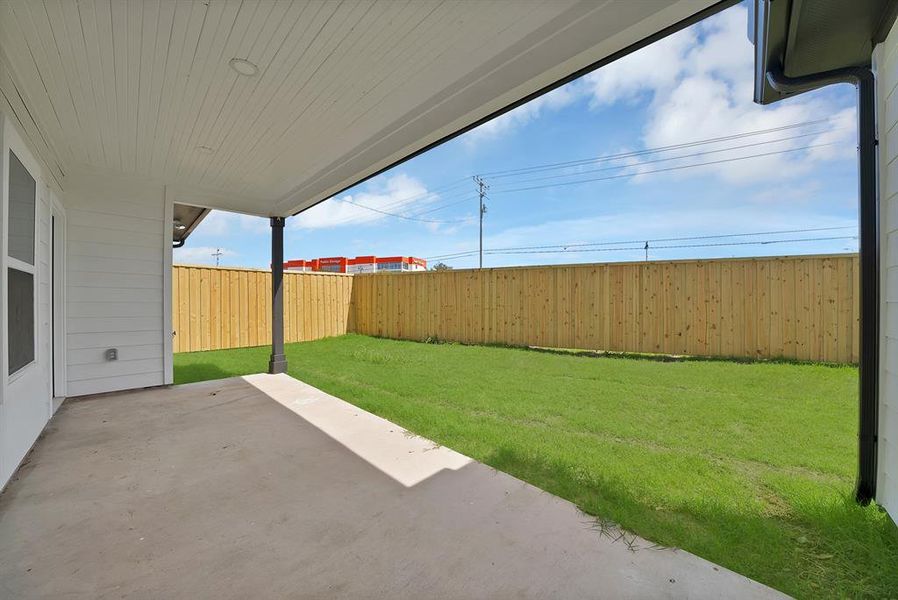 Exterior details and patio area of a home in , The Colony (Image 4).
