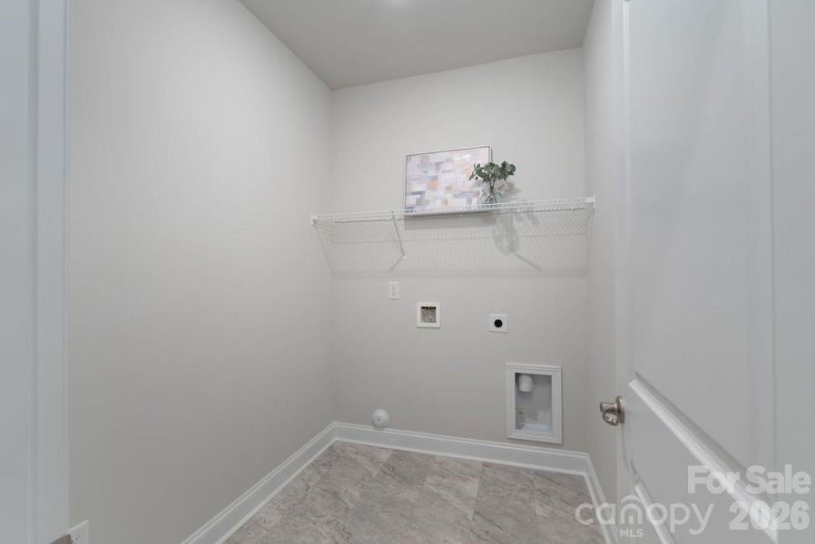 Spacious, unfurnished interior of a new home in Cardiff Glyn, Catawba (Image 17). Spacious, unfurnished interior of a new home in Cardiff Glyn, Catawba (Image 17).