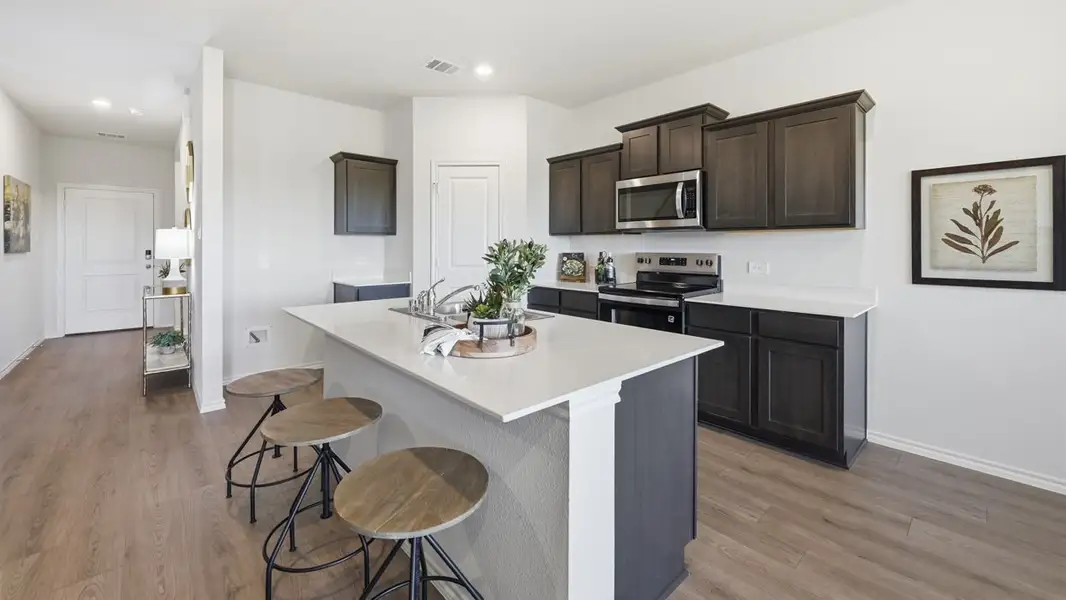 Furnished interior view inside a new home in Sweetwater Springs, Sherman (Image 3).
