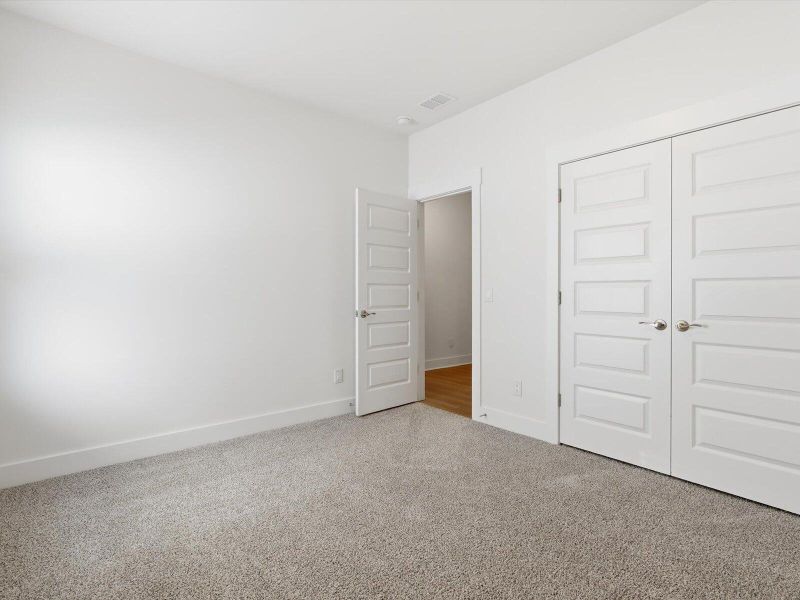 Spacious, unfurnished interior of a new home in , Summerville (Image 23).