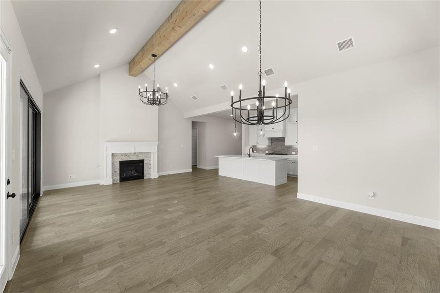 10. 3131 Fisher - Dining