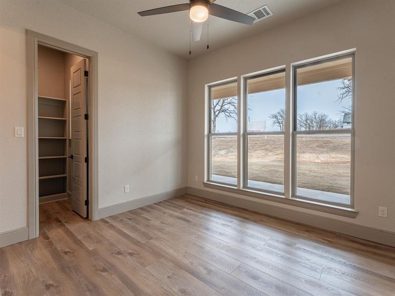 Spacious, unfurnished interior of a new home in , Paradise (Image 21).