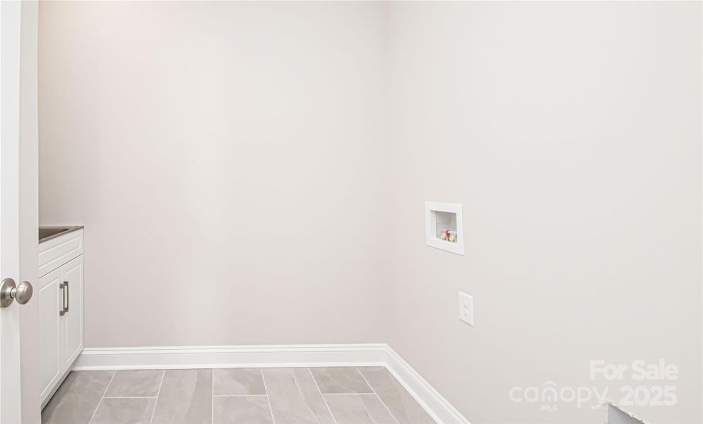 Spacious, unfurnished interior of a new home in , Monroe (Image 20).