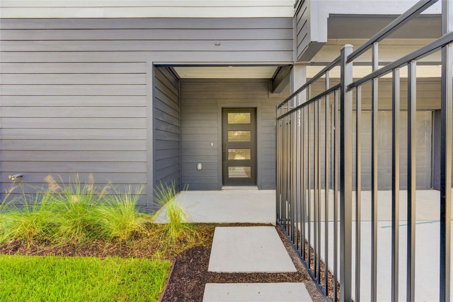 Exterior details and patio area of a home in , Houston (Image 15).