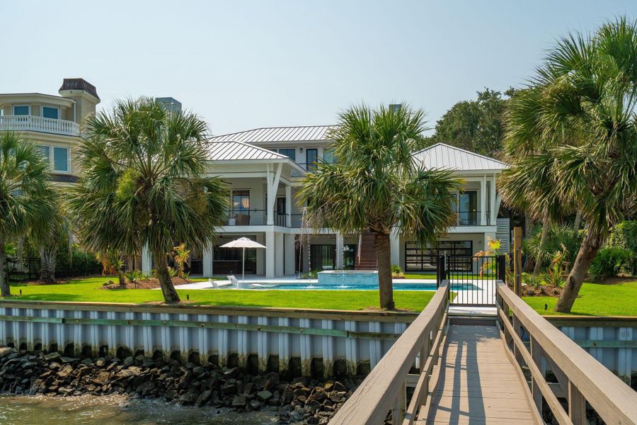 Community amenities in , Isle Of Palms (Image 99).