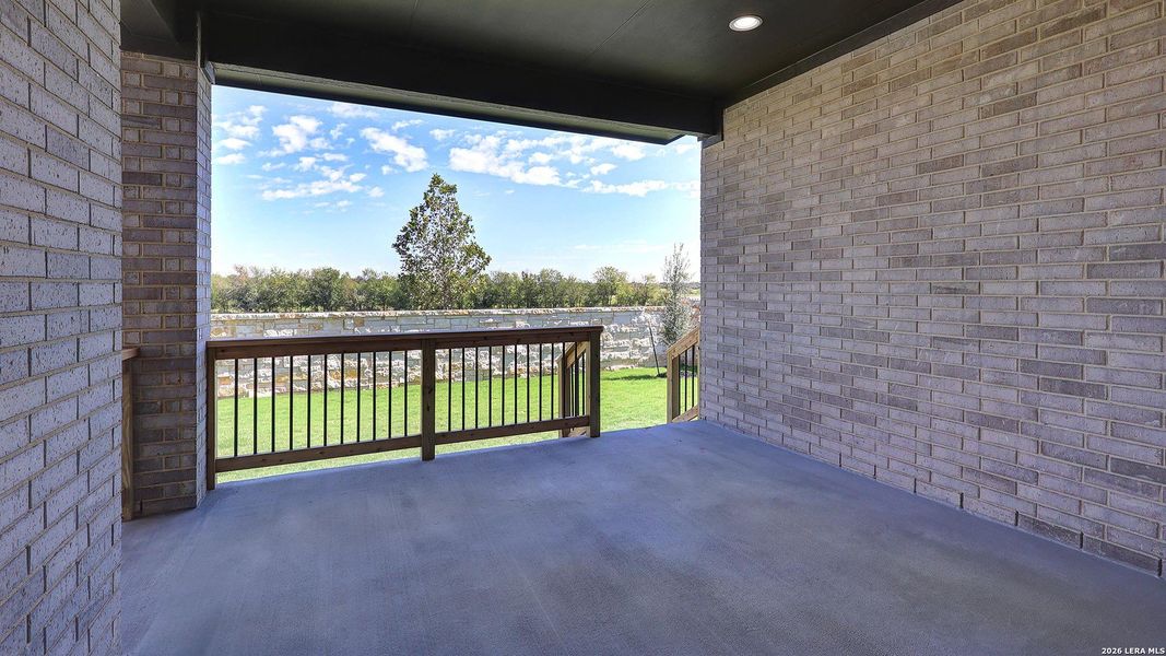 Exterior details and patio area of a home in Haby Hill, San Antonio (Image 3).