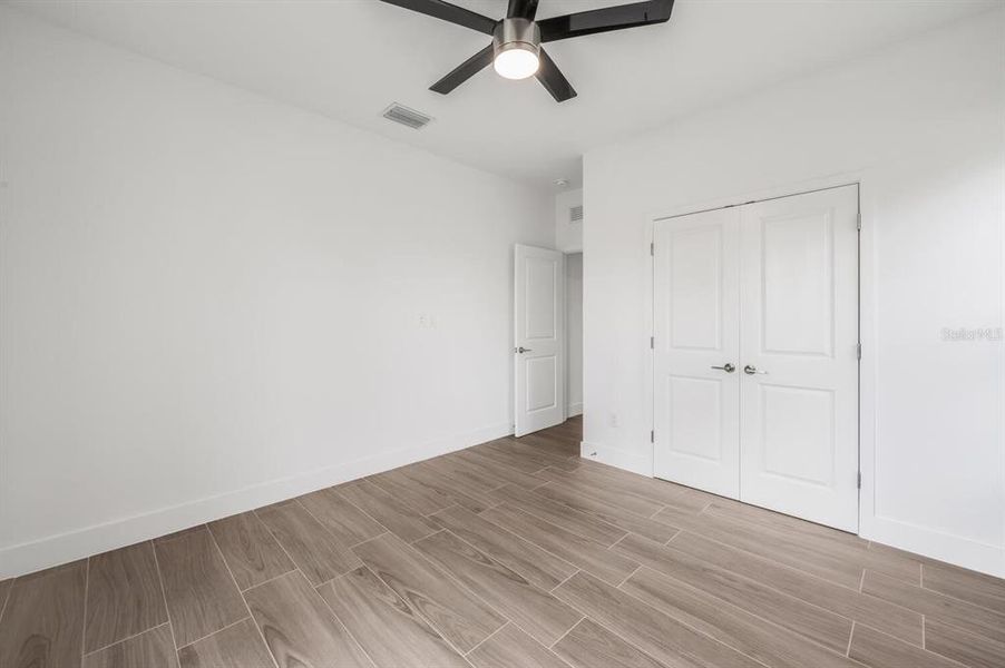 Spacious, unfurnished interior of a new home in , Punta Gorda (Image 38).