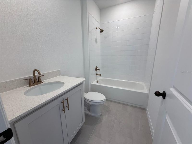 Furnished interior view inside a new home in , Mount Dora (Image 9).