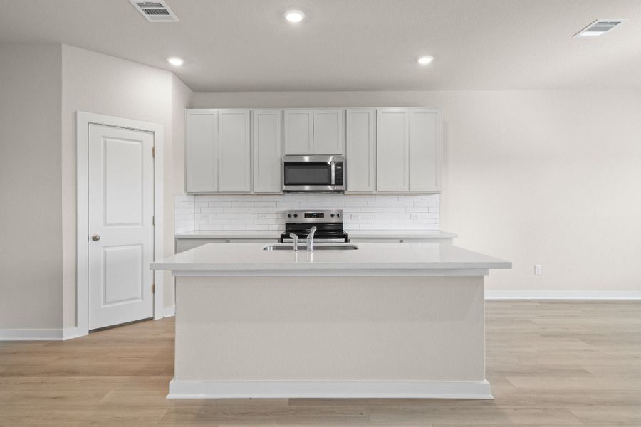 Smith New Home in Jarrell, TX.  - Slide 14