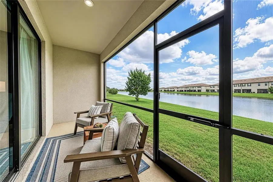 Exterior details and patio area of a home in , Lakewood Ranch (Image 24).