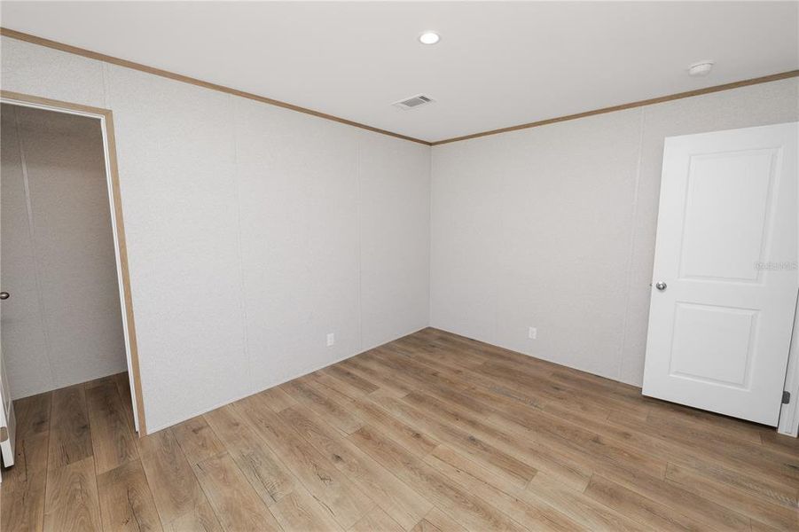 Spacious, unfurnished interior of a new home in , Lakeland (Image 47).