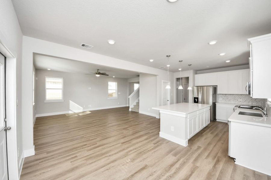 Spacious, unfurnished interior of a new home in Laurel Landing: Founders Collection, Alvin (Image 29).