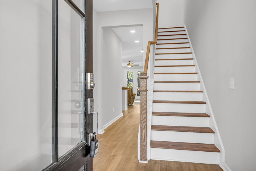 Spacious, unfurnished interior of a new home in , Summerville (Image 32).