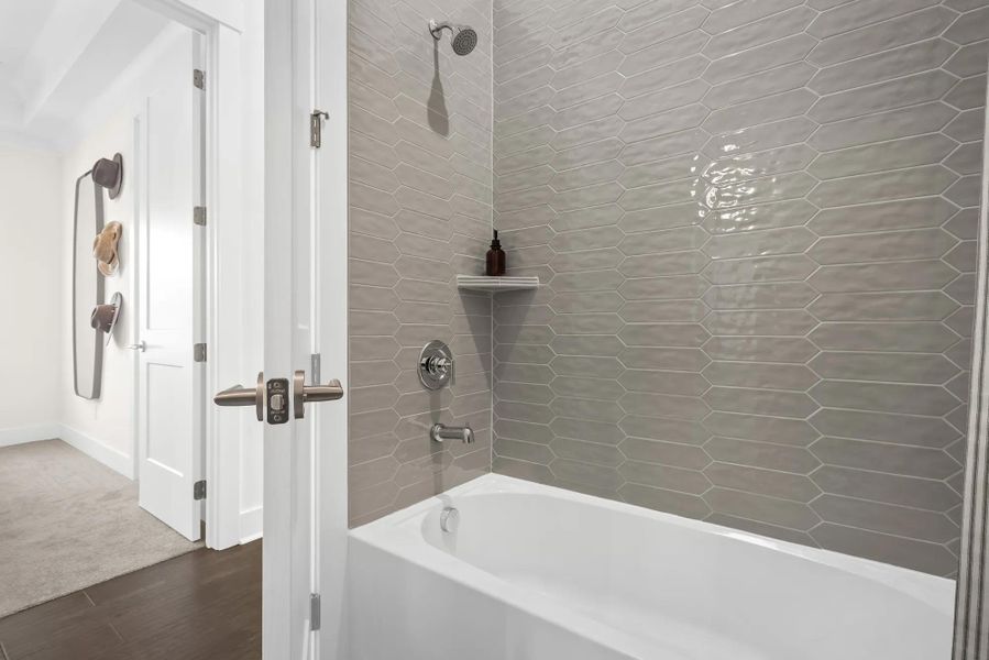 The Ballar B Bathroom