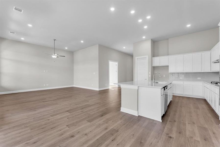 Furnished interior view inside a new home in Oaks Preserve, Mansfield (Image 5).