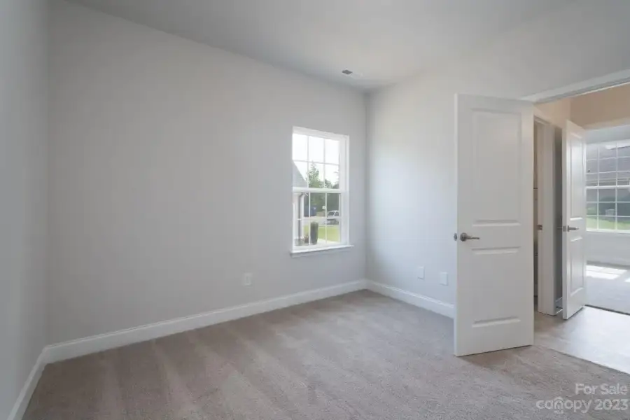 Spacious, unfurnished interior of a new home in Summer Place, Grimesland (Image 16).