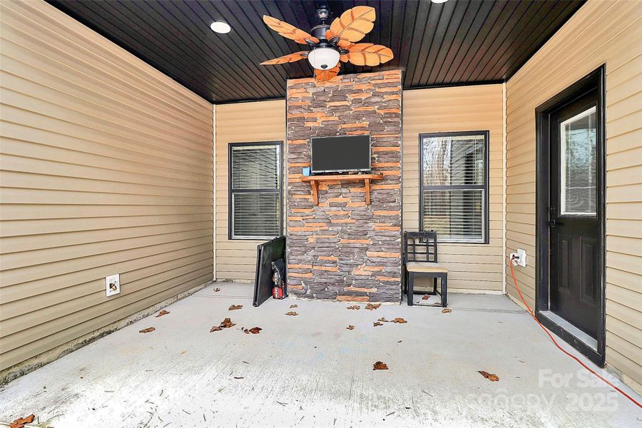 Exterior details and patio area of a home in , Charlotte (Image 19).
