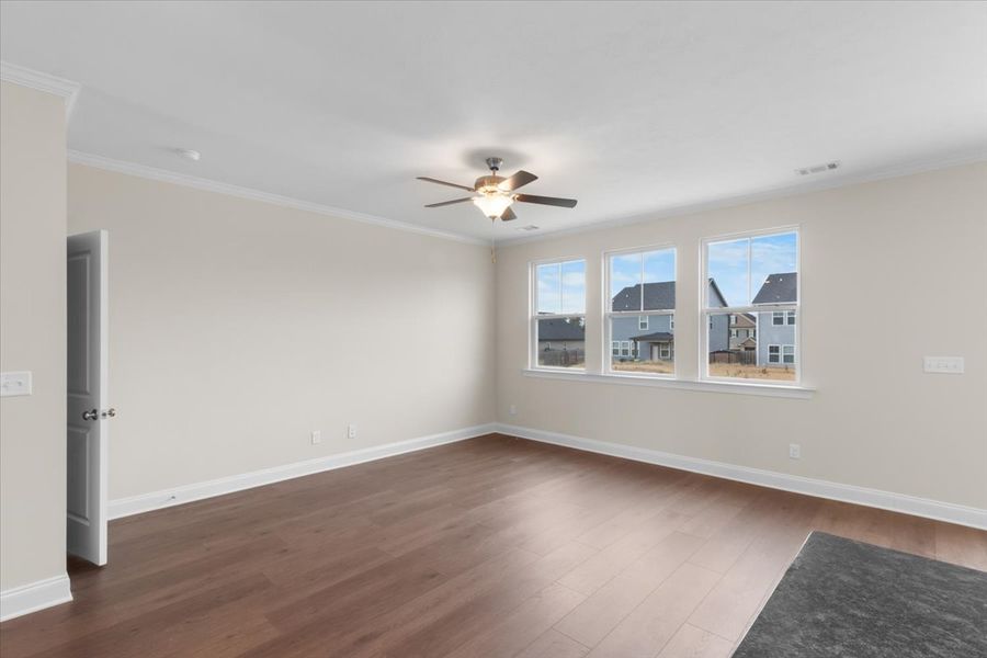 Spacious, unfurnished interior of a new home in Windsor, North Augusta (Image 13).