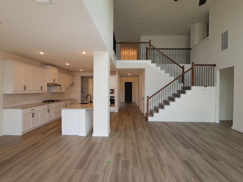 Spacious, unfurnished interior of a new home in Edgewood, Leander (Image 38).