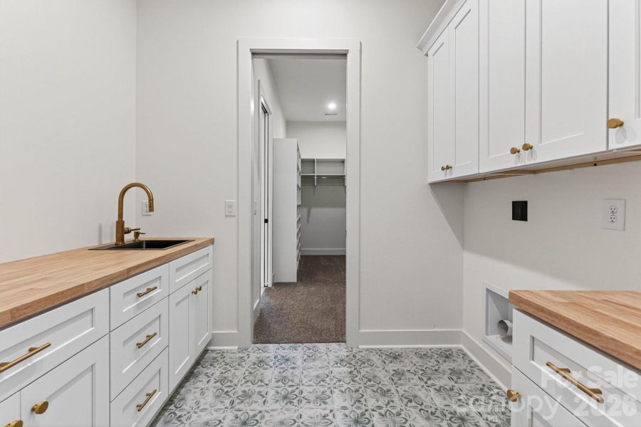 Furnished interior view inside a new home in , Statesville (Image 6).