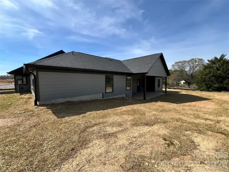 Rear/Side View Rear/Side View