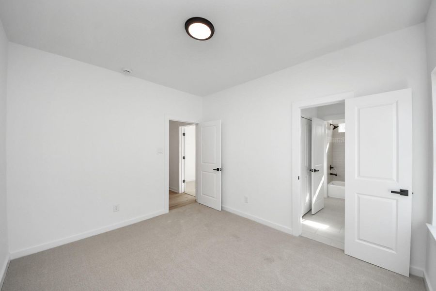 Spacious, unfurnished interior of a new home in , Houston (Image 25).