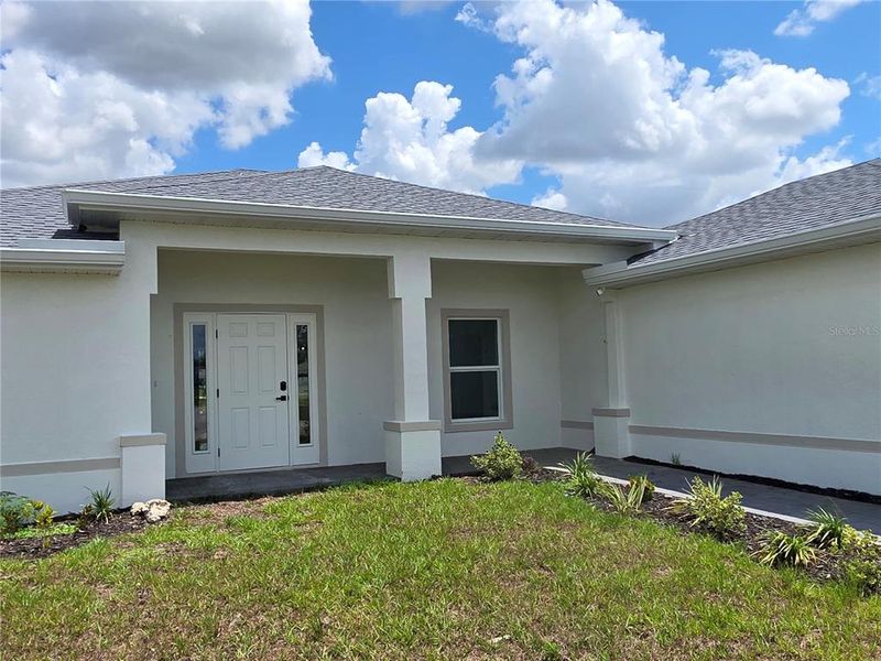 Exterior details and patio area of a home in , Cape Coral (Image 29).