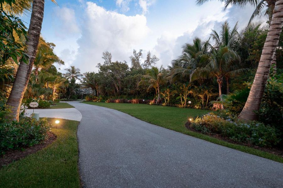 488 S Beach Rd, Jupiter Island, 33455-36