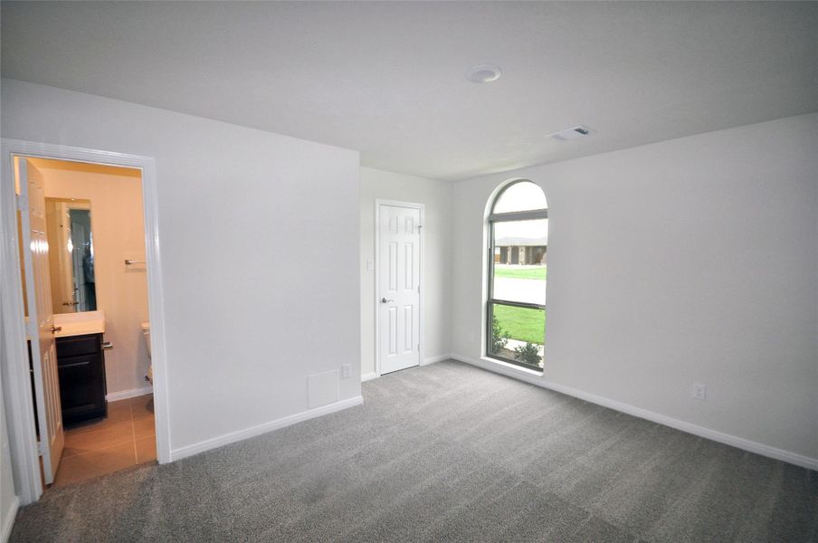 Study with bath 3 access and closet could be a 4th bedroom