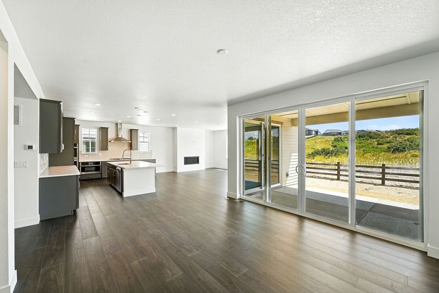 Spacious, unfurnished interior of a new home in Macanta, Castle Rock (Image 20).