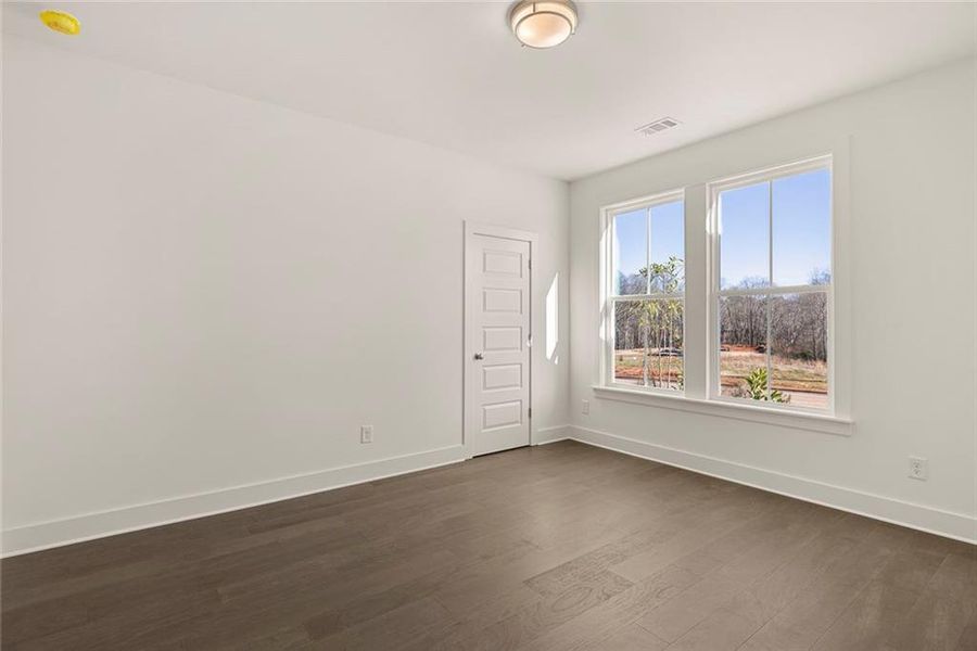 Spacious, unfurnished interior of a new home in , Gainesville (Image 22).