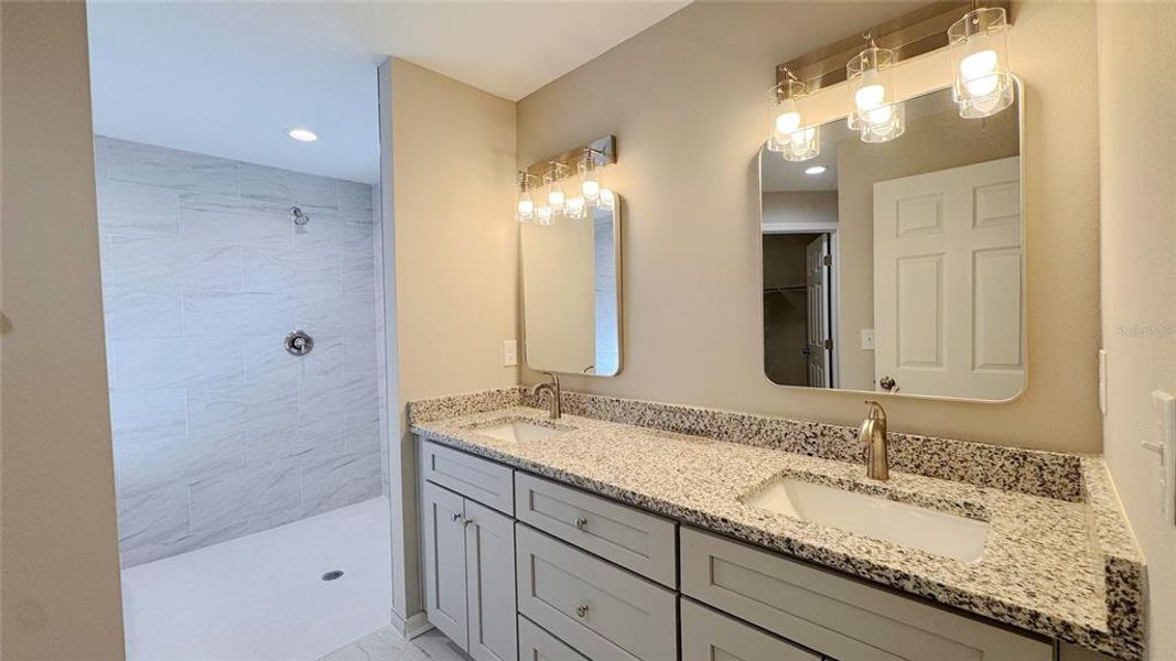 Furnished interior view inside a new home in , Orlando (Image 6).